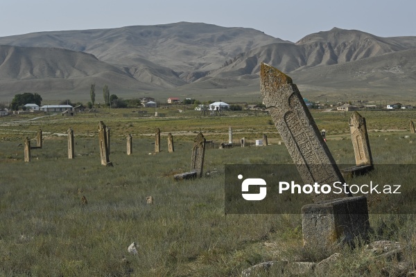 Qobustan rayonunun Qaracüzlü kənd qəbiristanlığı