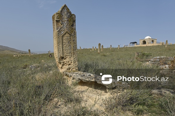 Qobustan rayonunun Qaracüzlü kənd qəbiristanlığı