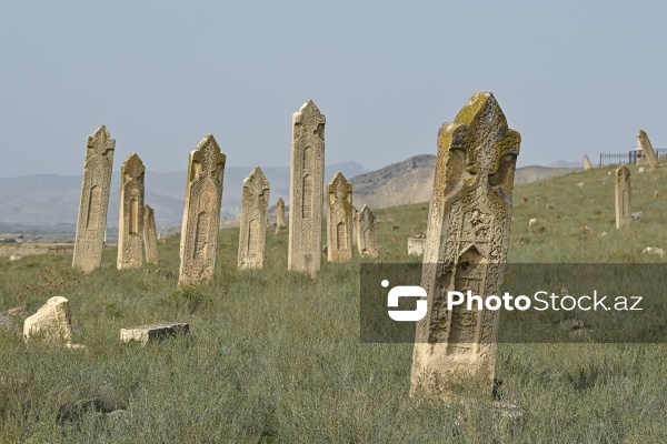 Qobustan rayonunun Qaracüzlü kənd qəbiristanlığı