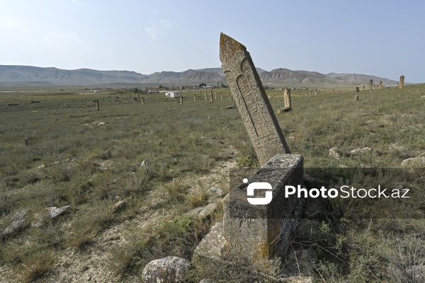 Qobustan rayonunun Qaracüzlü kənd qəbiristanlığı