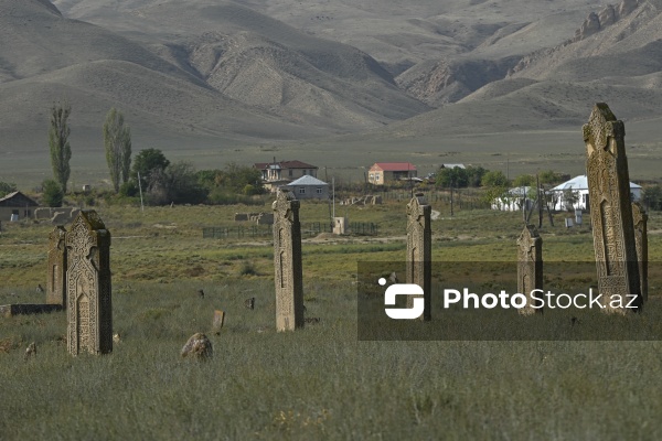 Qobustan rayonunun Qaracüzlü kənd qəbiristanlığı