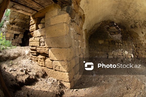 Qobustan rayonunda yerləşən qədim Şah Abbas karvansarayı
