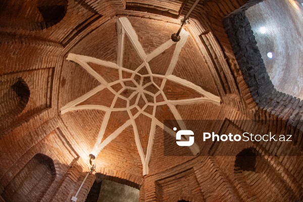 XIX əsrə aid nadir memarlıq nümunəsi olan "Hündür günbəzli hamam"