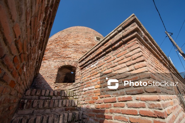 XIX əsrə aid nadir memarlıq nümunəsi olan "Hündür günbəzli hamam"
