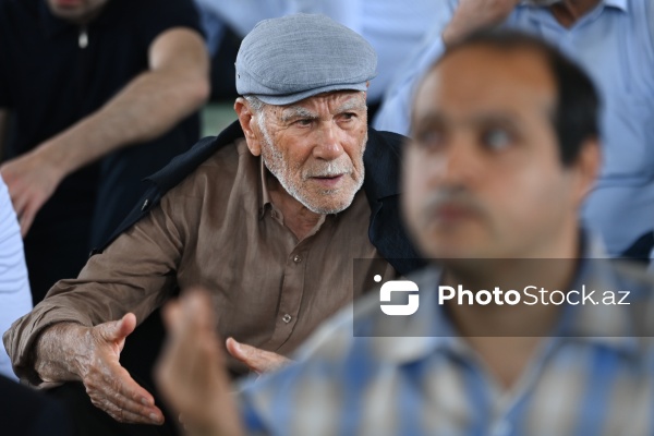 Qurban bayramı münasibəti ilə Təzəpir məscidində qılınan bayram namazı