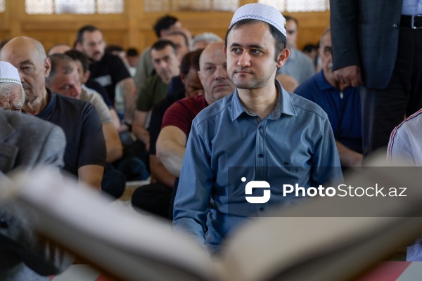 Qurban bayramı münasibəti ilə Təzəpir məscidində qılınan bayram namazı