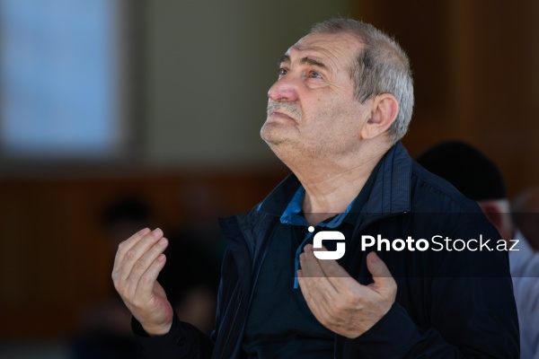 Qurban bayramı münasibəti ilə Təzəpir məscidində qılınan bayram namazı
