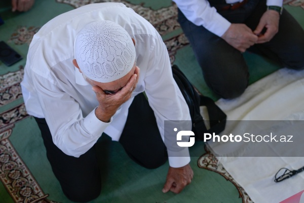 Qurban bayramı münasibəti ilə Təzəpir məscidində qılınan bayram namazı