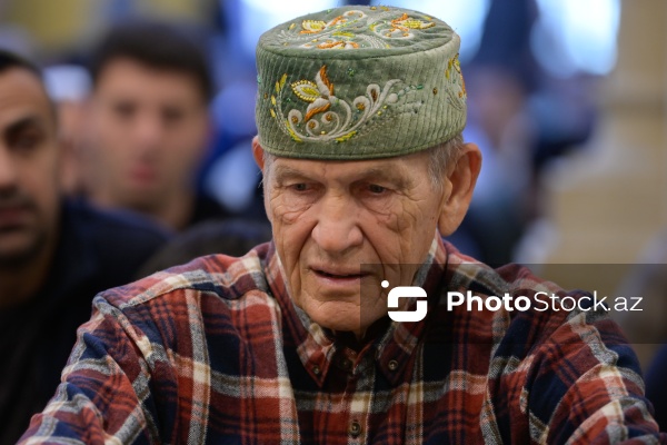 Qurban bayramı münasibətilə Əjdərbəy məscidində qılınan bayram namazı