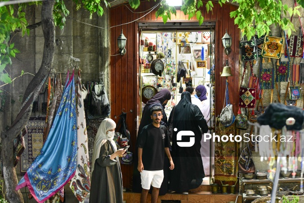 Turistlərin sevimli şəhərinə çevrilmiş paytaxt Bakı