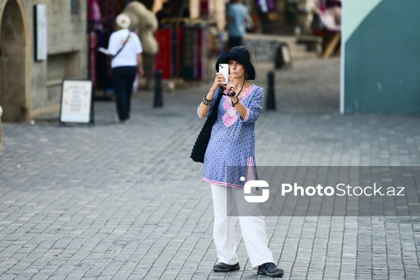 Turistlərin sevimli şəhərinə çevrilmiş paytaxt Bakı