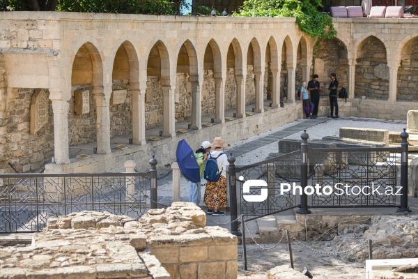 Turistlərin sevimli şəhərinə çevrilmiş paytaxt Bakı