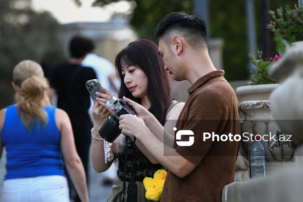 Turistlərin sevimli şəhərinə çevrilmiş paytaxt Bakı