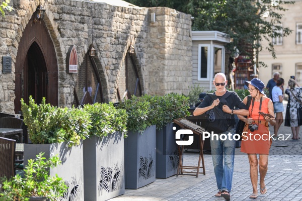 Turistlərin sevimli şəhərinə çevrilmiş paytaxt Bakı