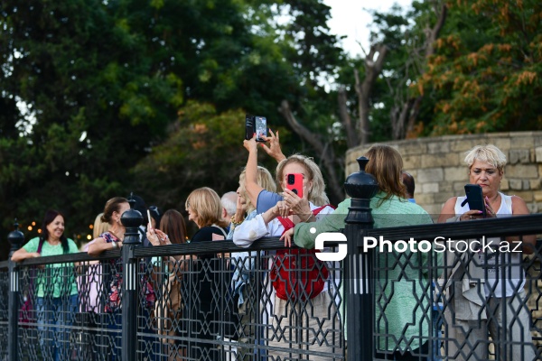 Turistlərin sevimli şəhərinə çevrilmiş paytaxt Bakı