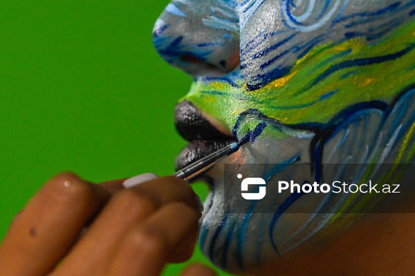 Rənglərlə hekayələr danışan qrim rəssamı Ülviyyə Talıbova