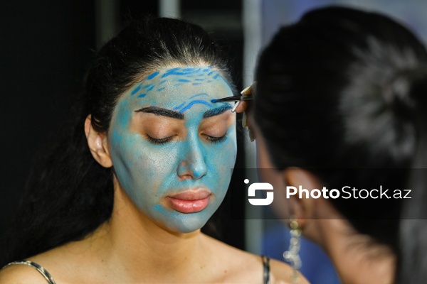 Rənglərlə hekayələr danışan qrim rəssamı Ülviyyə Talıbova