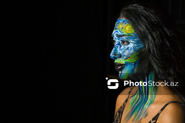 Rənglərlə hekayələr danışan qrim rəssamı Ülviyyə Talıbova