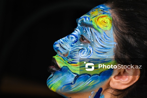 Rənglərlə hekayələr danışan qrim rəssamı Ülviyyə Talıbova