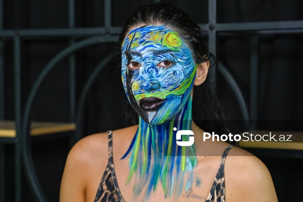 Rənglərlə hekayələr danışan qrim rəssamı Ülviyyə Talıbova