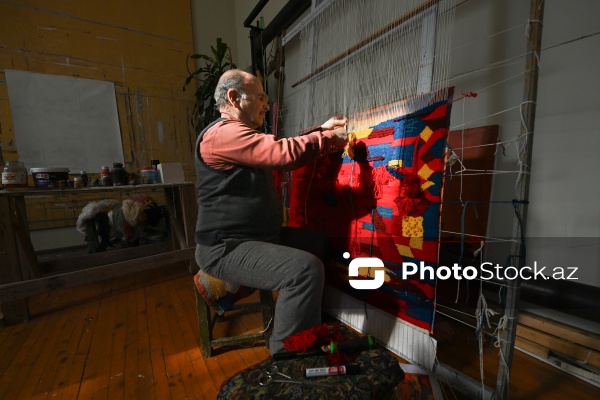 Qobelen ustası, Əməkdar rəssam Adil Şıxəliyev