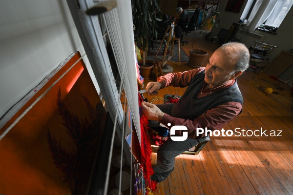 Qobelen ustası, Əməkdar rəssam Adil Şıxəliyev