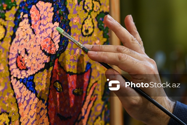 Rənglərin dili ilə danışan rəssam Mir Azər Abdullayev