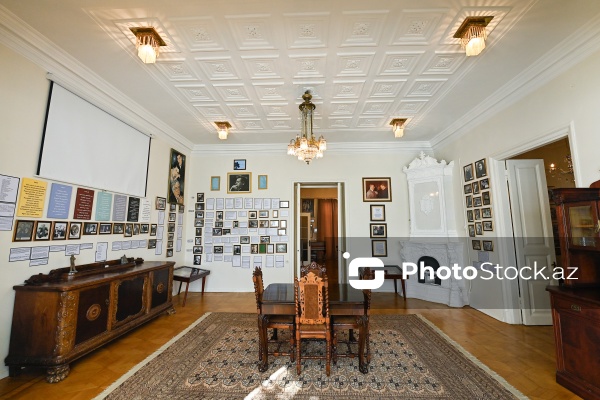 Xalq şairi Rəsul Rzanın Bakıda yerləşən ev-muzeyi