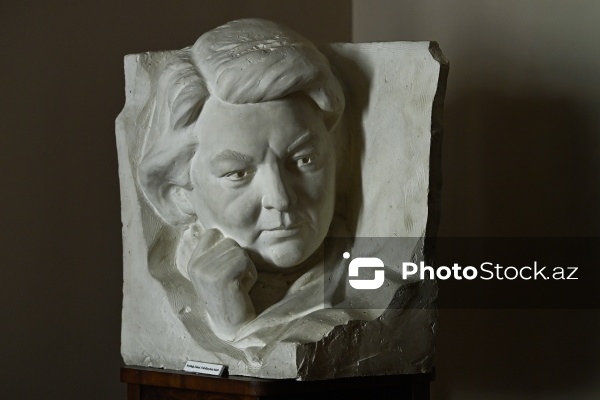 Xalq şairi Rəsul Rzanın Bakıda yerləşən ev-muzeyi