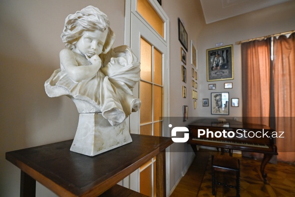 Xalq şairi Rəsul Rzanın Bakıda yerləşən ev-muzeyi