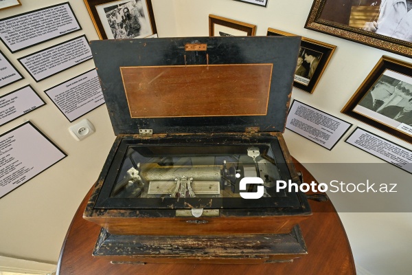 Xalq şairi Rəsul Rzanın Bakıda yerləşən ev-muzeyi