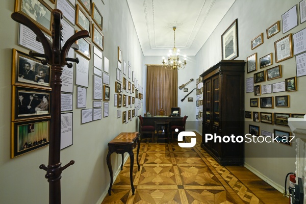 Xalq şairi Rəsul Rzanın Bakıda yerləşən ev-muzeyi