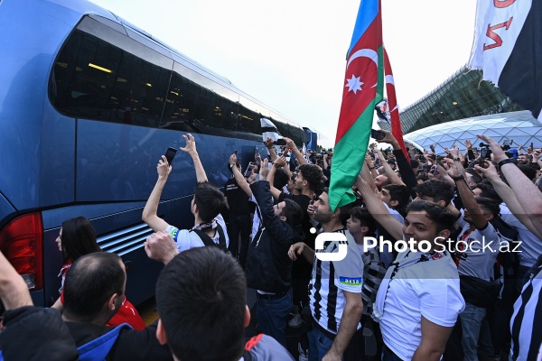 “Sabah”la xeyriyyə oyunu keçirəcək “Beşiktaş” Azərbaycana gəlib