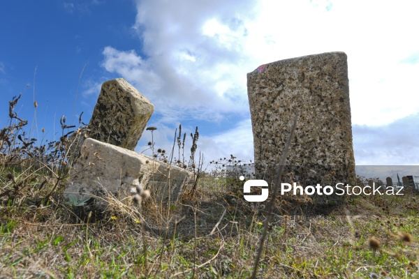 Şabranın Dağbilici kəndində yerləşən qədim qəbiristanlıq