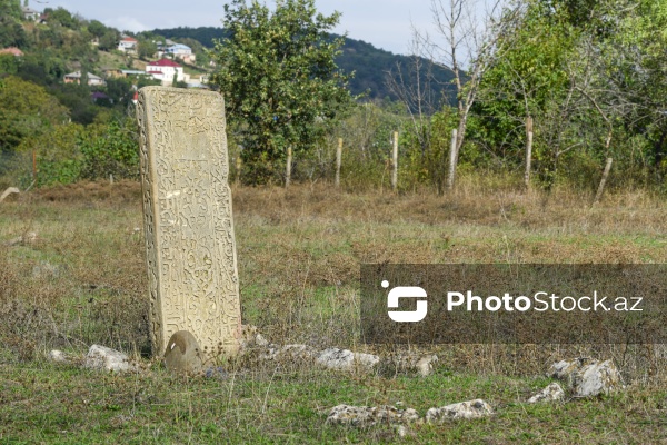 Şabranın Dağbilici kəndində yerləşən qədim qəbiristanlıq
