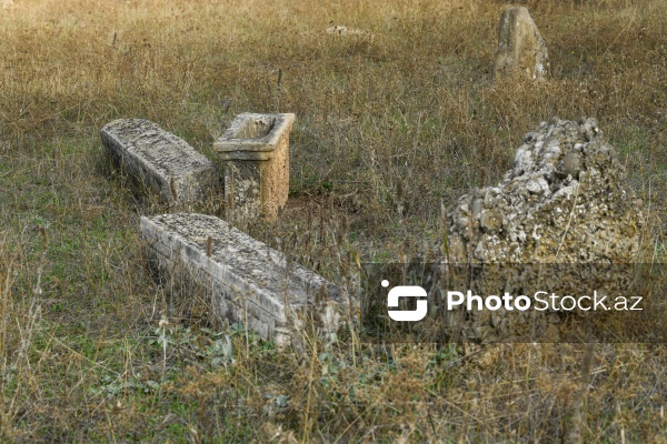 Şabranın Dağbilici kəndində yerləşən qədim qəbiristanlıq