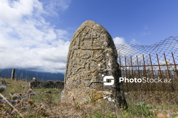 Şabranın Dağbilici kəndində yerləşən qədim qəbiristanlıq