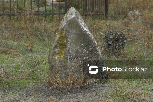 Şabranın Dağbilici kəndində yerləşən qədim qəbiristanlıq