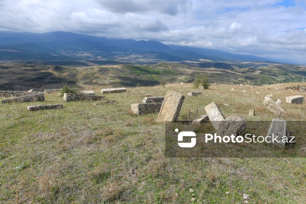 Şabranın Dağbilici kəndində yerləşən qədim qəbiristanlıq