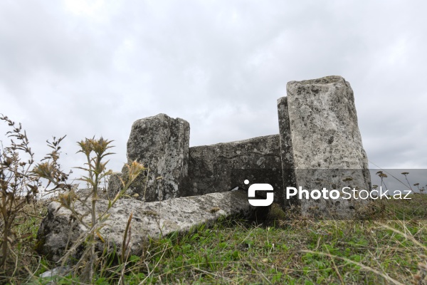 Şabranın Dağbilici kəndində yerləşən qədim qəbiristanlıq
