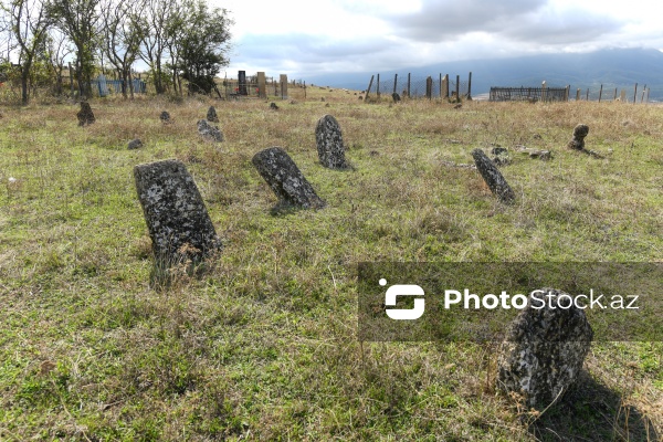 Şabranın Dağbilici kəndində yerləşən qədim qəbiristanlıq