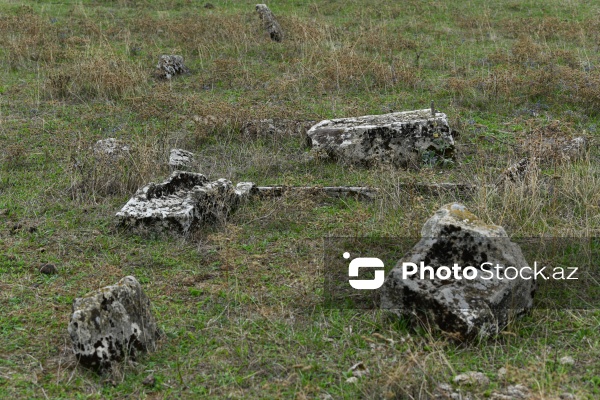 Şabranın Dağbilici kəndində yerləşən qədim qəbiristanlıq
