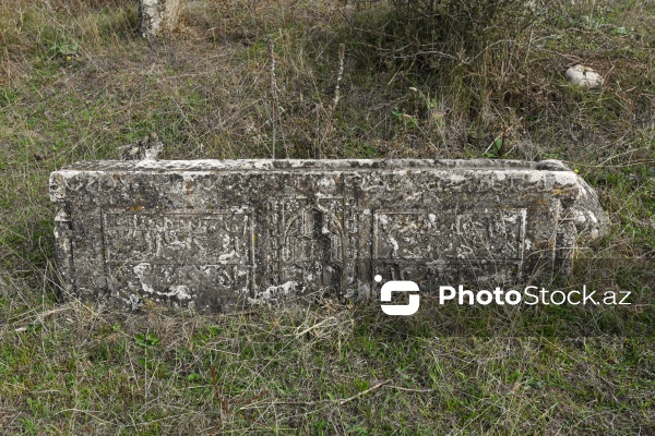 Şabranın Dağbilici kəndində yerləşən qədim qəbiristanlıq