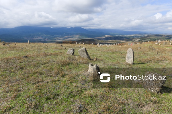 Şabranın Dağbilici kəndində yerləşən qədim qəbiristanlıq