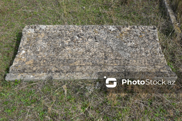 Şabranın Dağbilici kəndində yerləşən qədim qəbiristanlıq