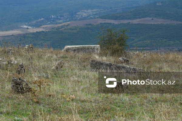 Şabranın Dağbilici kəndində yerləşən qədim qəbiristanlıq