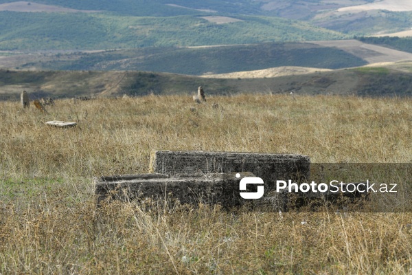 Şabranın Dağbilici kəndində yerləşən qədim qəbiristanlıq