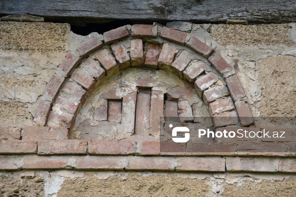 Şabran rayonunda yerləşən XlX əsrə aid Ləcədi kənd məscidi