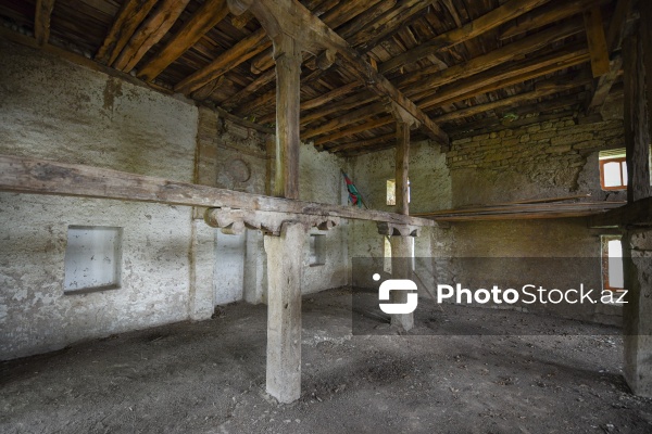 Şabran rayonunda yerləşən XlX əsrə aid Ləcədi kənd məscidi