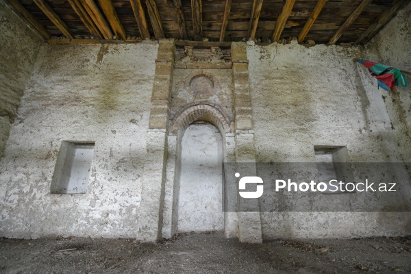 Şabran rayonunda yerləşən XlX əsrə aid Ləcədi kənd məscidi